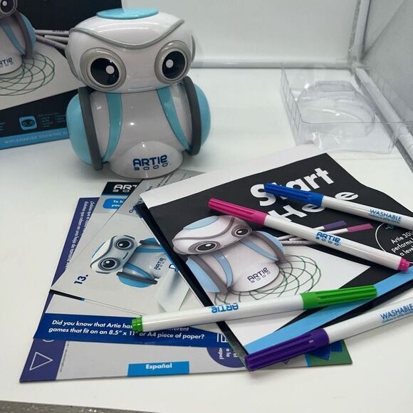 Artie 3000™ - Programmable Drawing Robot‎ Set - Picture 9 of 10